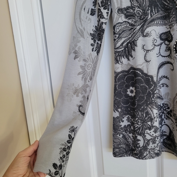 Pinkeli Hooded Embellished Jersey - Picture 10 of 16